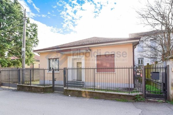 casa indipendente in vendita a Carate Brianza