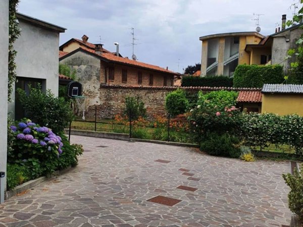 appartamento in vendita a Carate Brianza