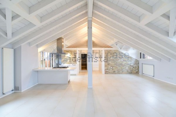 appartamento in vendita a Carate Brianza