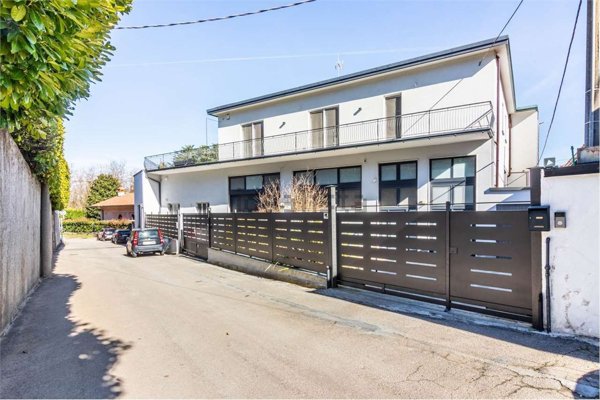 casa indipendente in vendita a Carate Brianza