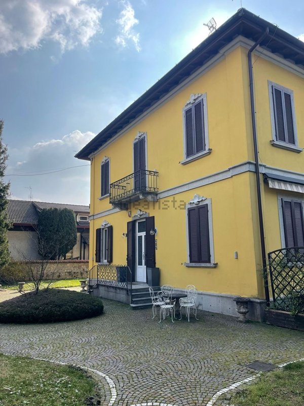 casa indipendente in vendita a Carate Brianza