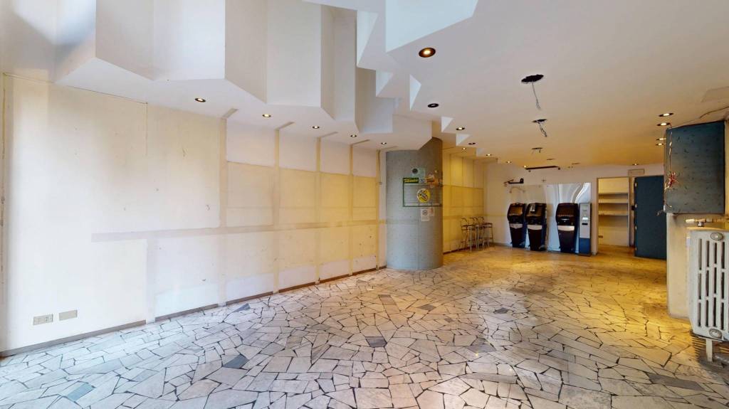 negozio in vendita a Carate Brianza