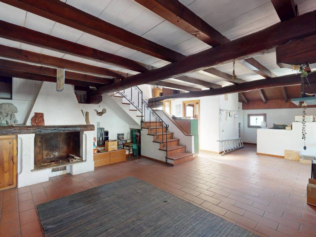 appartamento in vendita a Carate Brianza