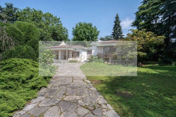 casa indipendente in vendita a Carate Brianza