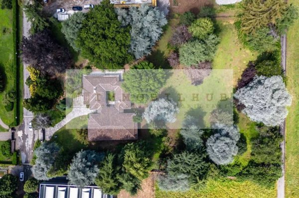 casa indipendente in vendita a Carate Brianza in zona Agliate