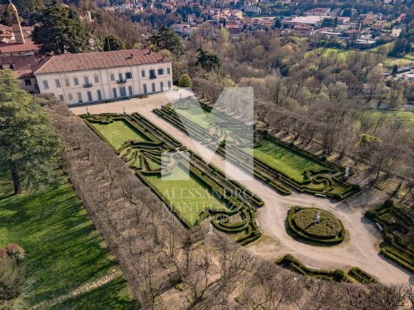 appartamento in vendita a Carate Brianza in zona Costa Lambro