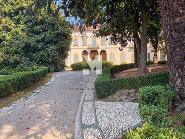 appartamento in vendita a Carate Brianza in zona Costa Lambro