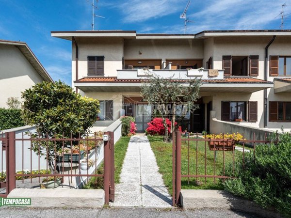 casa indipendente in vendita a Carate Brianza