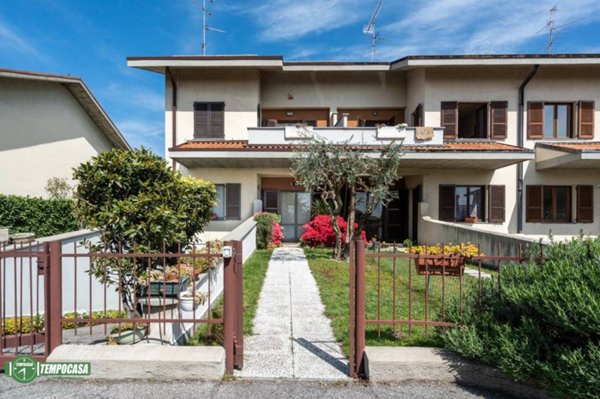 casa indipendente in vendita a Carate Brianza