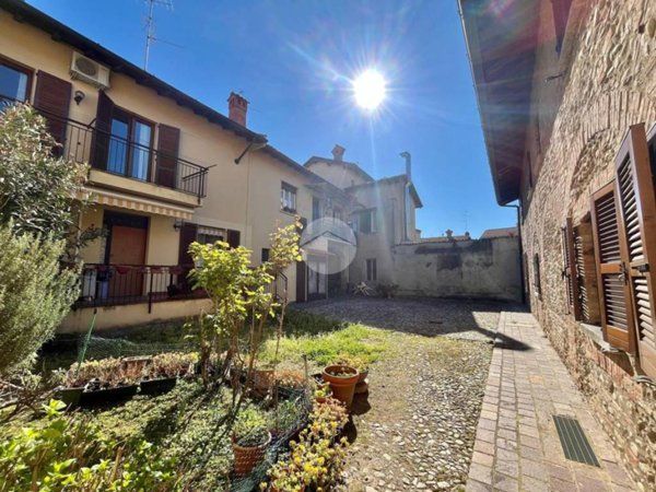 casa indipendente in vendita a Carate Brianza