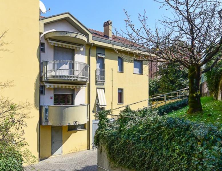 appartamento in vendita a Carate Brianza