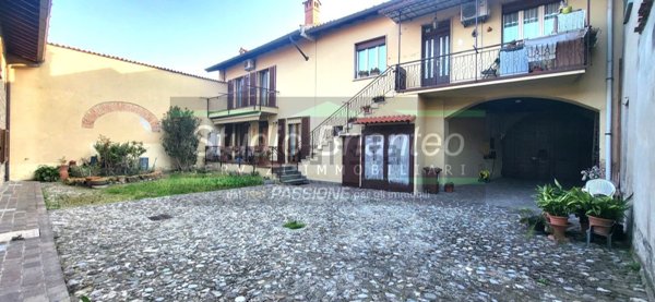 appartamento in vendita a Carate Brianza