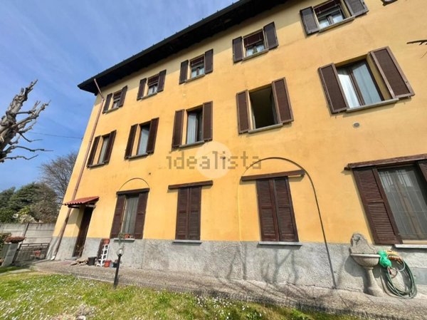 appartamento in vendita a Carate Brianza