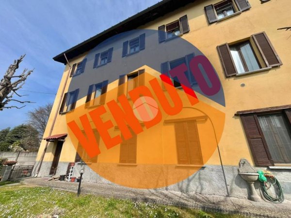 appartamento in vendita a Carate Brianza