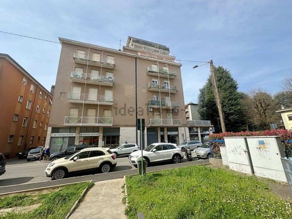 appartamento in vendita a Carate Brianza