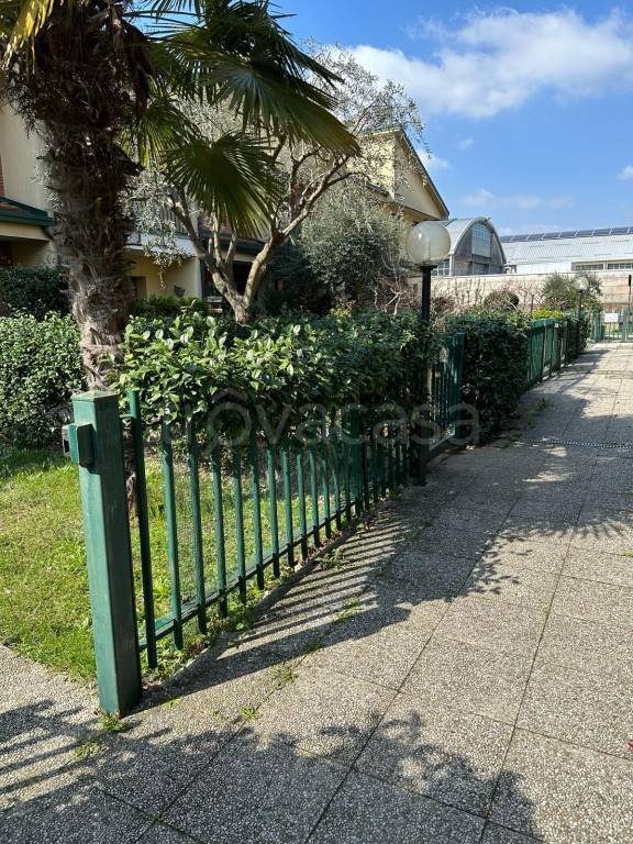 casa indipendente in vendita a Carate Brianza