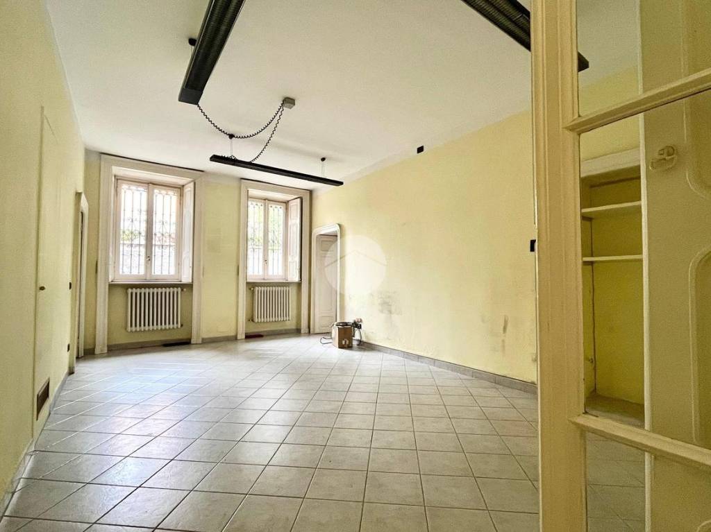 ufficio in vendita a Carate Brianza