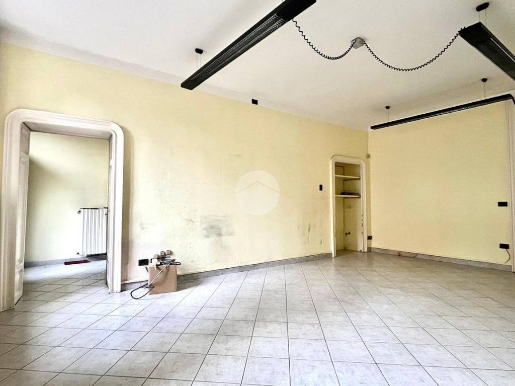 ufficio in vendita a Carate Brianza in zona Agliate