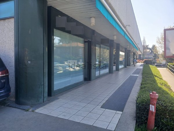 negozio in vendita a Carate Brianza