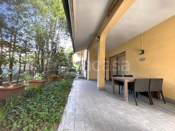 appartamento in vendita a Carate Brianza
