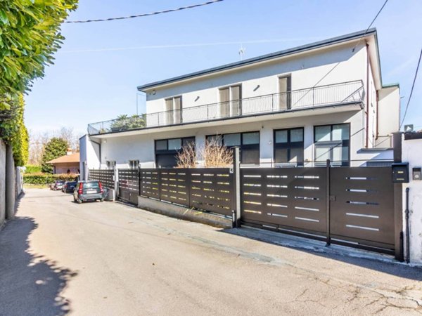 casa indipendente in vendita a Carate Brianza