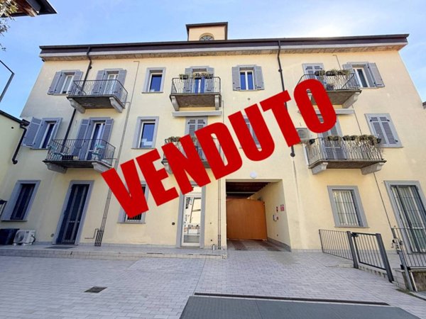 appartamento in vendita a Carate Brianza in zona Agliate