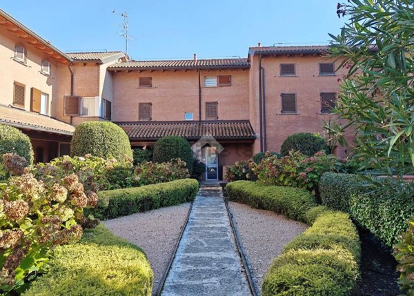 appartamento in vendita a Carate Brianza in zona Costa Lambro