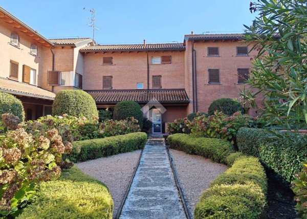 casa indipendente in vendita a Carate Brianza in zona Costa Lambro