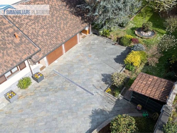 appartamento in vendita a Carate Brianza