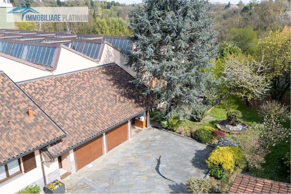 appartamento in vendita a Carate Brianza