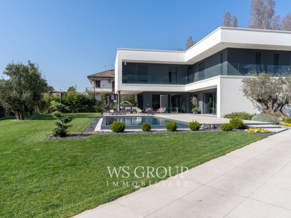 casa indipendente in vendita a Carate Brianza