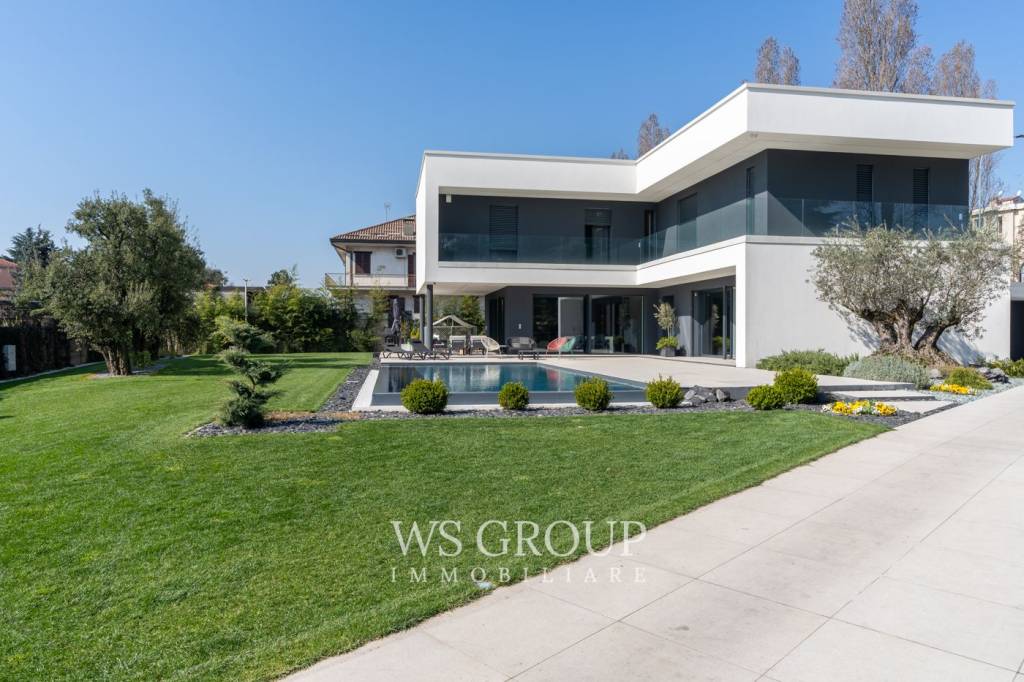 casa indipendente in vendita a Carate Brianza