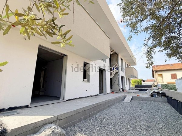 appartamento in vendita a Carate Brianza in zona Agliate