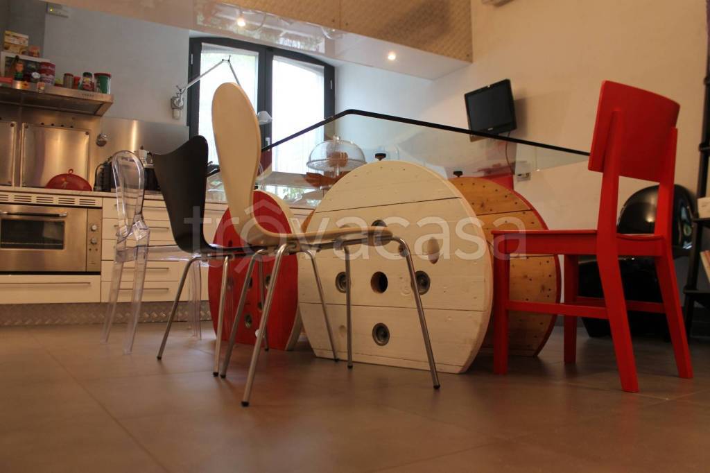 appartamento in vendita a Carate Brianza