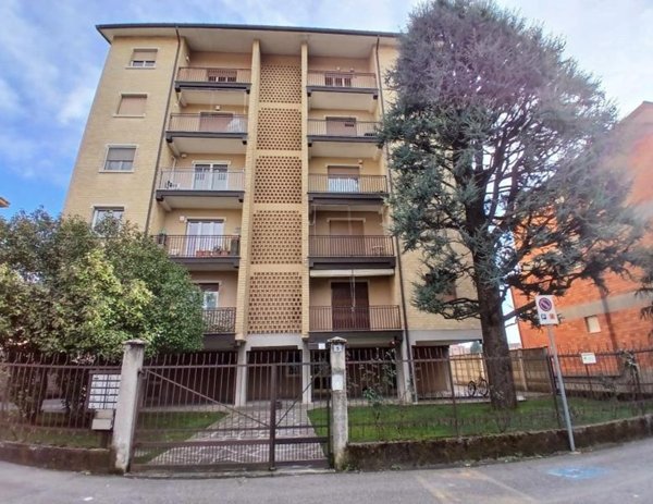 appartamento in vendita a Carate Brianza