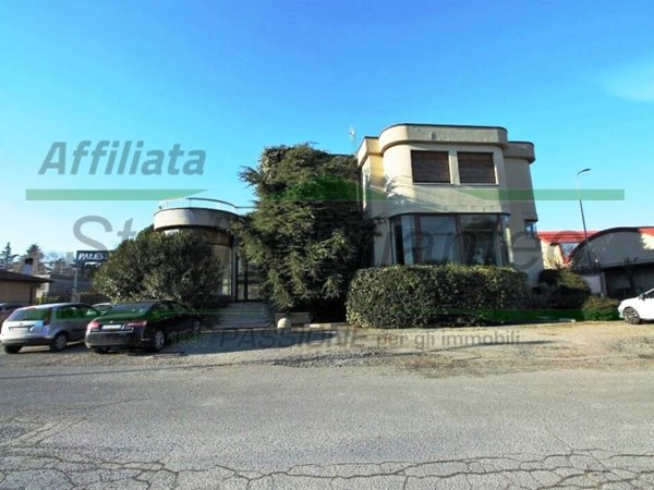 negozio in vendita a Carate Brianza