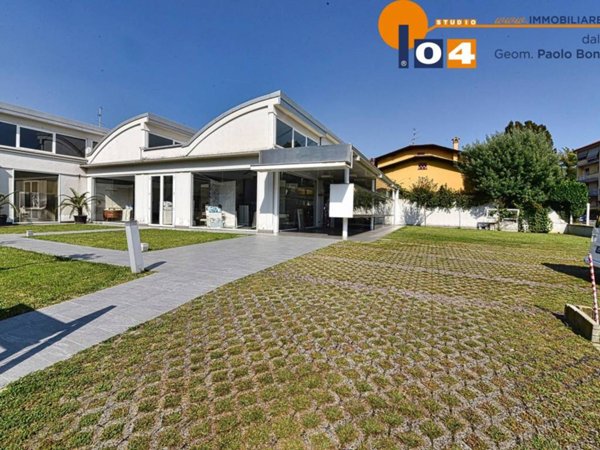 intera palazzina in vendita a Carate Brianza