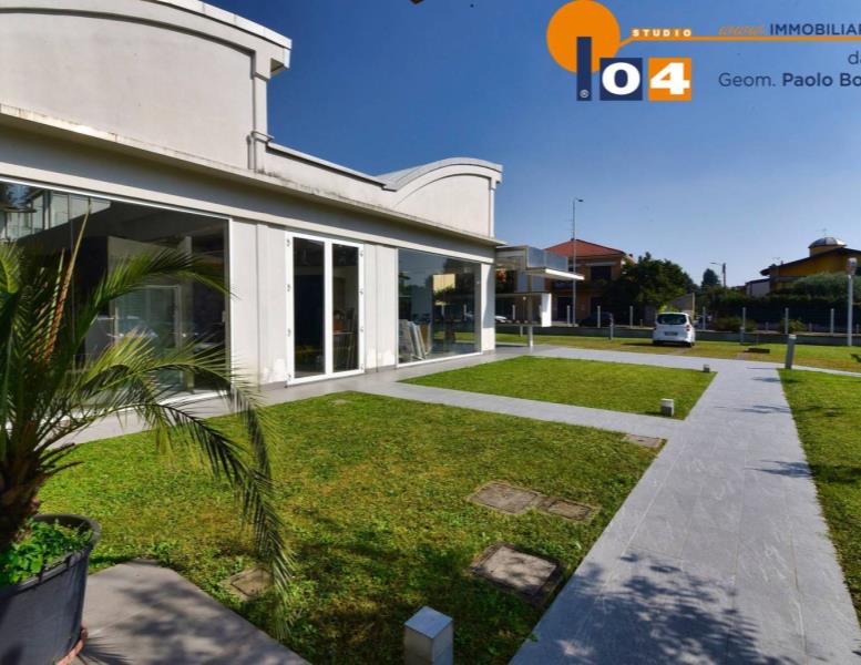 intera palazzina in vendita a Carate Brianza