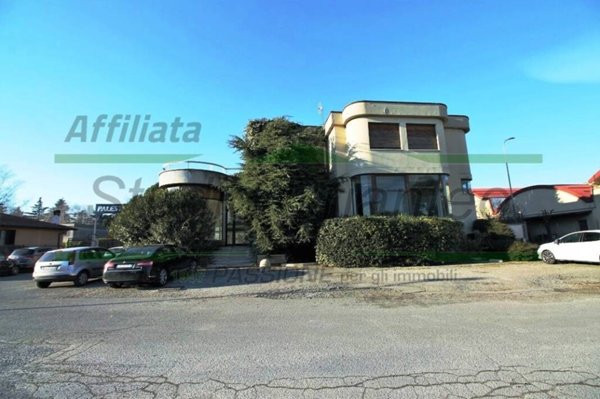 negozio in vendita a Carate Brianza