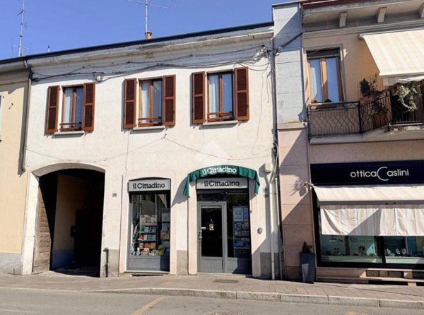 negozio in vendita a Carate Brianza