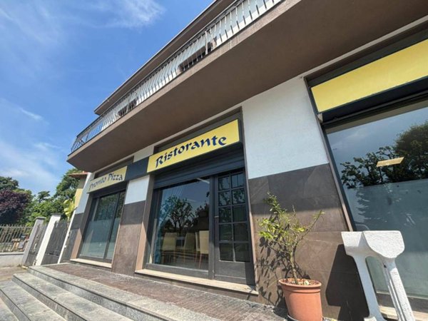negozio in vendita a Carate Brianza