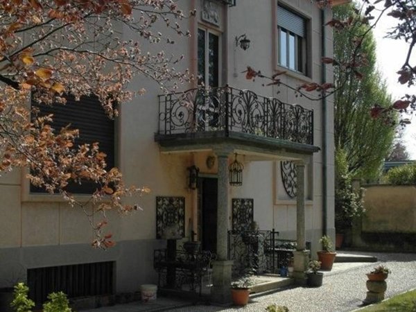 casa indipendente in vendita a Carate Brianza