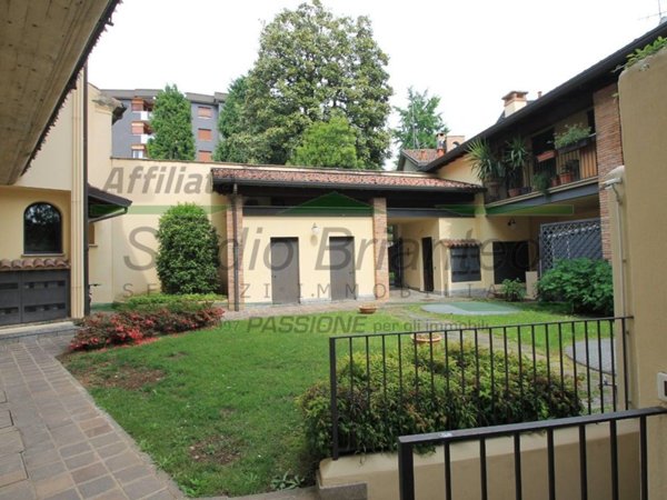 appartamento in vendita a Carate Brianza