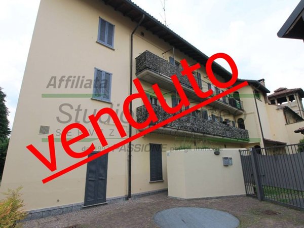 appartamento in vendita a Carate Brianza in zona Agliate