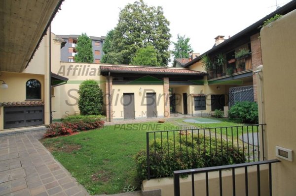 appartamento in vendita a Carate Brianza