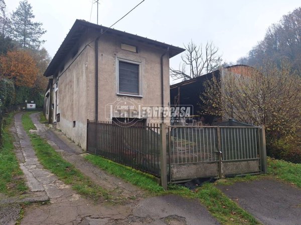 appartamento in vendita a Carate Brianza