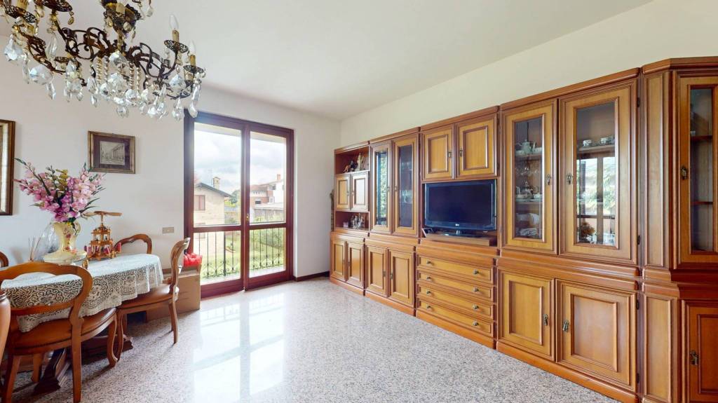 appartamento in vendita a Carate Brianza in zona Agliate