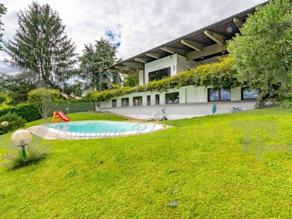 casa indipendente in vendita a Carate Brianza