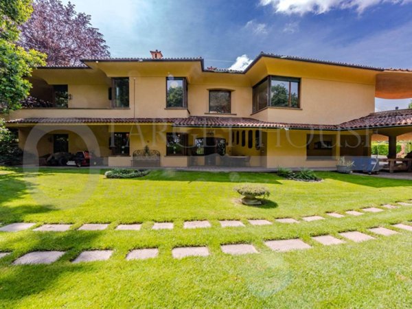 casa indipendente in vendita a Carate Brianza