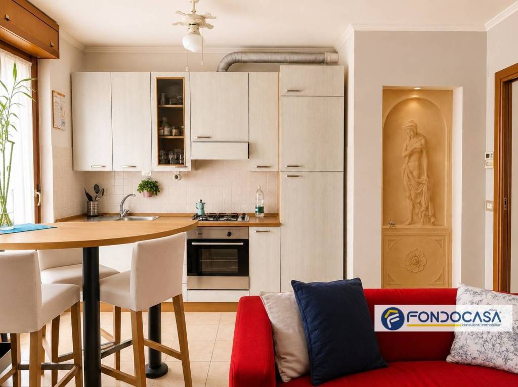 appartamento in vendita a Carate Brianza in zona Costa Lambro